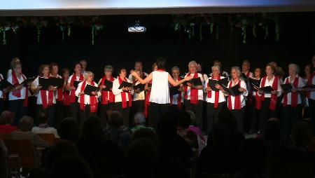 Imagen Gran actuación de la coral del grupo de canto del Centro Municipal...