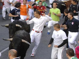 Imagen Los corredores cogieron asta en la calle Real.