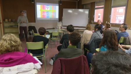 Imagen El IES Juan de Mairena acogió una charla sobre la LGTBfobia