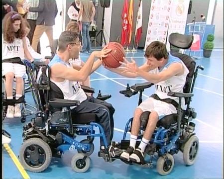 Imagen Sanse y el Real Madrid ponen en marcha una escuela de baloncesto adaptado