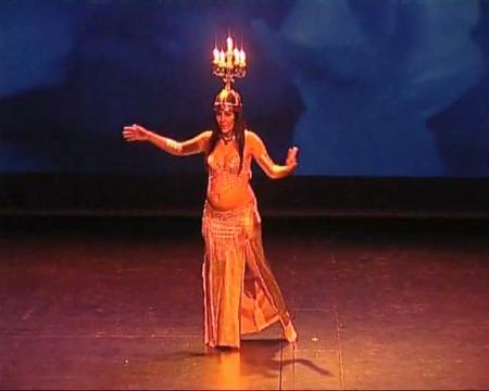 Imagen Danza oriental y cabaret en un espectáculo del Centro Cultural Blas de...