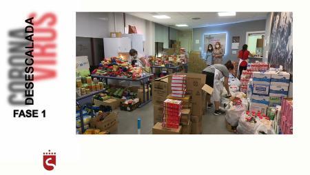 Imagen El Comedor Social de la Hermandad distribuye comida a 500 familias a la...