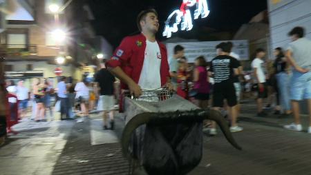 Imagen A las dos de la madrugada, encierro del carrito entre las calles Postas...