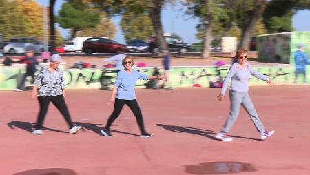 Imagen Deporte al aire libre para mantenerse en forma en el Punto Activo de Mayores