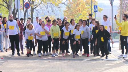 Imagen Alumnos y profesores del IES Julio Palacios corren por el cáncer infantil