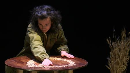 Imagen ‘Una rueda que da vueltas’, un homenaje al mundo rural en el Teatro de Cerca del TAM