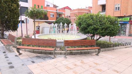 Imagen La remodelación de la Plaza de la Fuente embellece el entorno y permite...